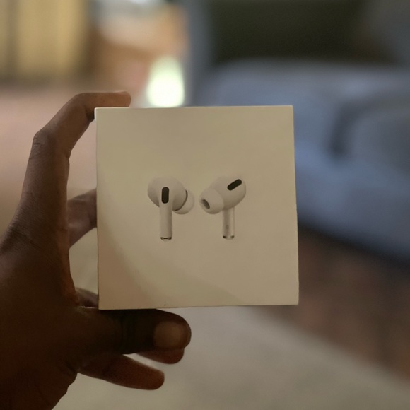 AirPods Pros - Picture 1 of 5